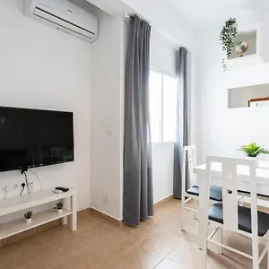 https://holidays2malaga-pasaje-cerca-estacion-tren-ave.1costadelsol.com